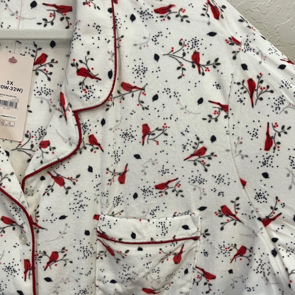Secret Treasures cardinal print pajamas Set - Picture 4 of 10